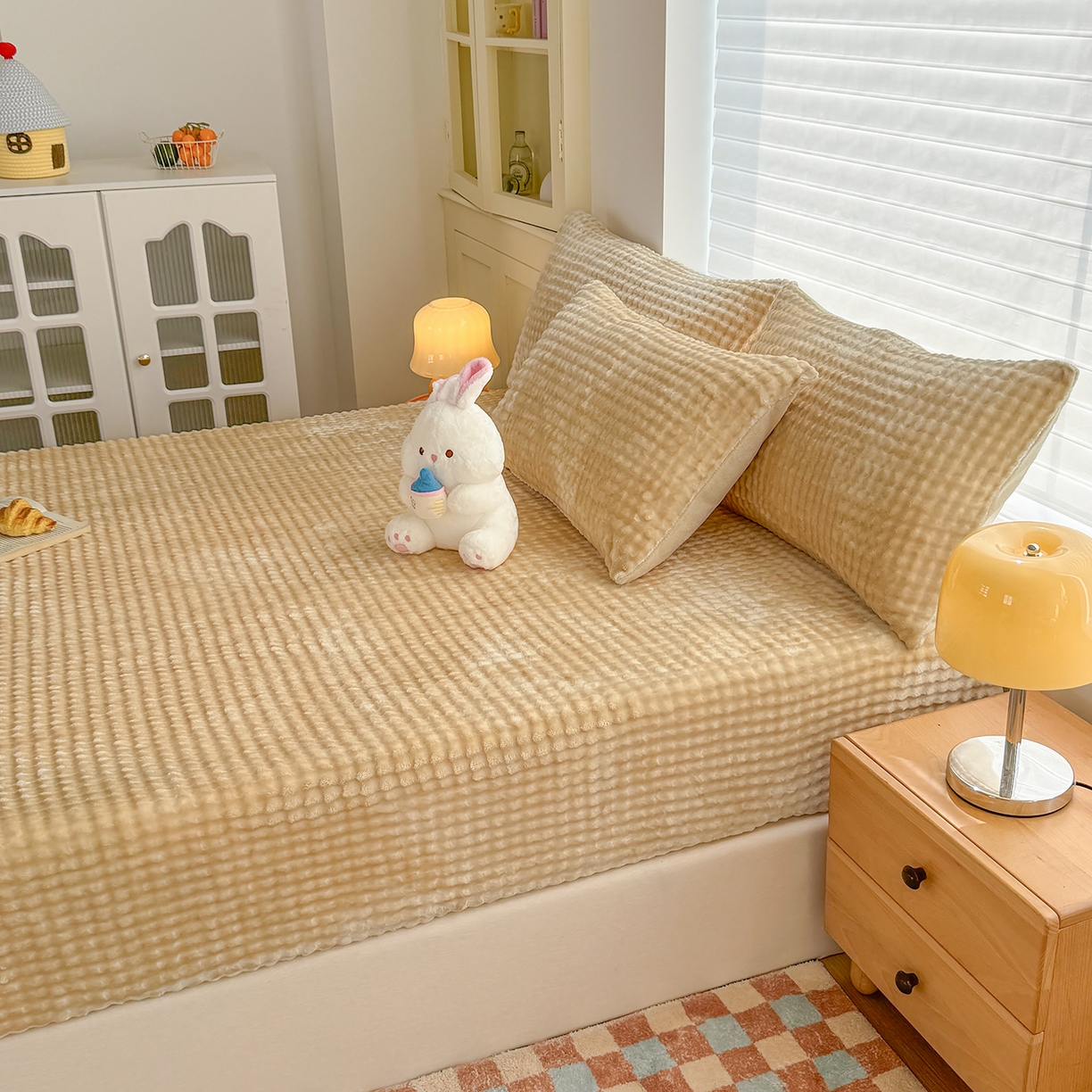 91家纺网 家纺一手货源 找家纺 十一家居 2025年新款A类高克重仿兔毛泡泡绒单床笠单品床笠床笠单件 浅咖驼