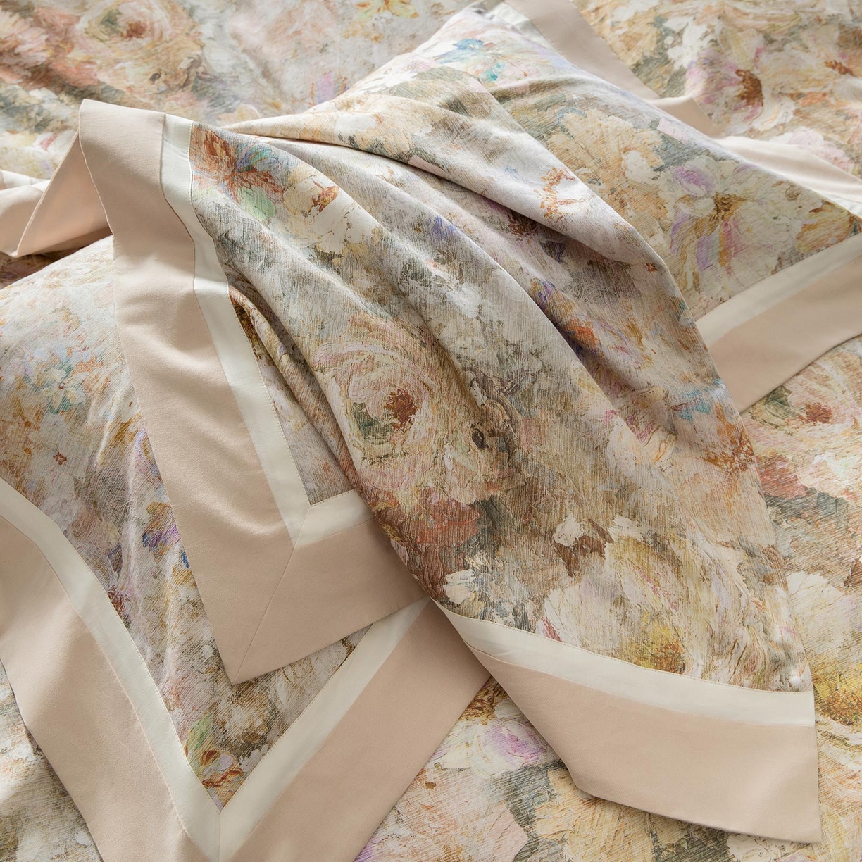 91家纺网 家纺一手货源 找家纺 2025秋冬季A类加厚全棉磨毛四件套纯棉保暖美式轻奢长绒棉数码印花高端床上用品 花弄影-米