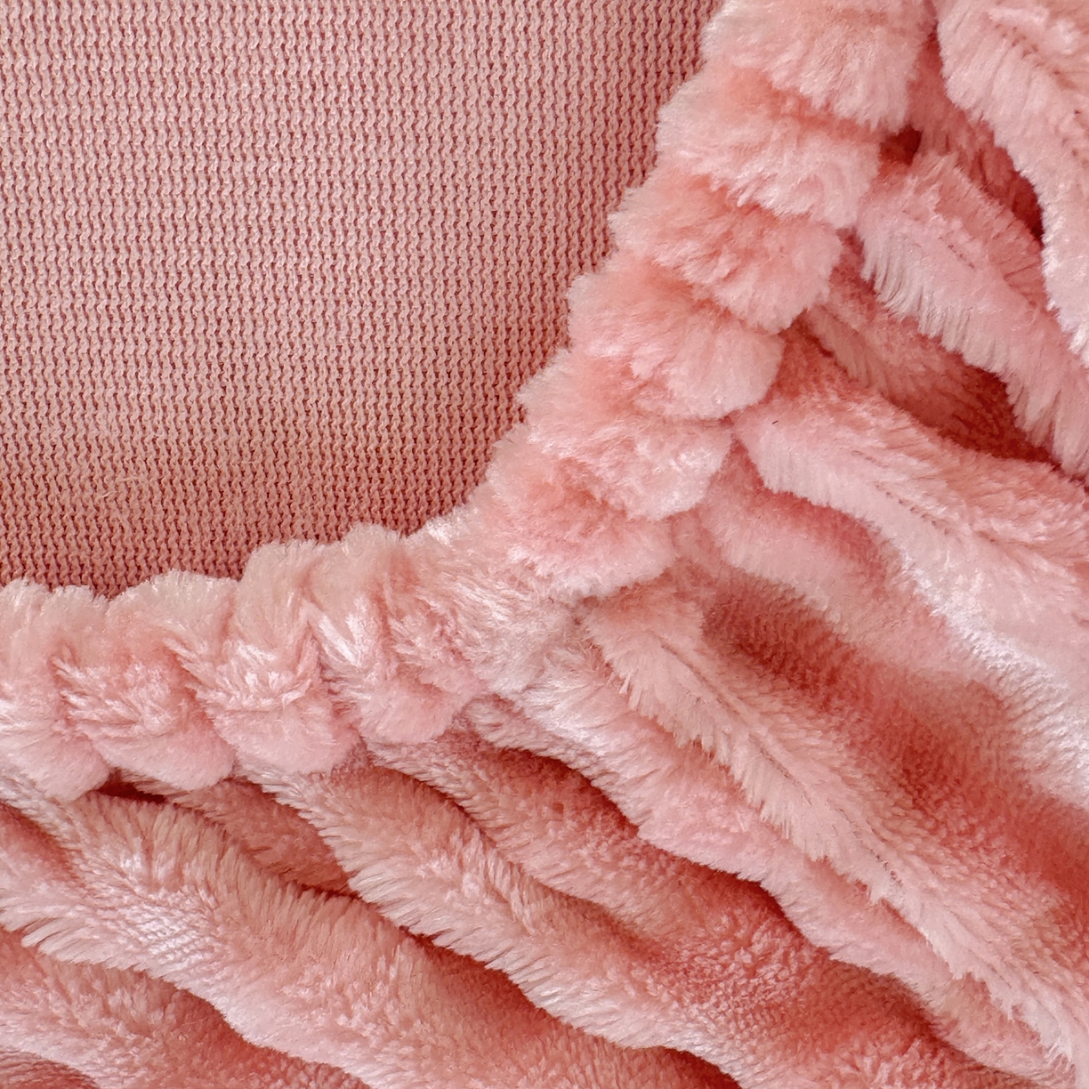 91家纺网 家纺一手货源 找家纺 十一家居 2025年新款A类高克重仿兔毛泡泡绒单床笠单品床笠床笠单件 樱花粉