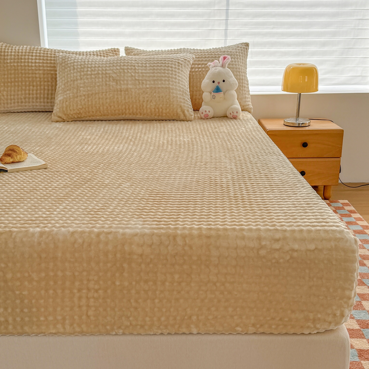 91家纺网 家纺一手货源 找家纺 十一家居 2025年新款A类高克重仿兔毛泡泡绒单床笠单品床笠床笠单件 浅咖驼