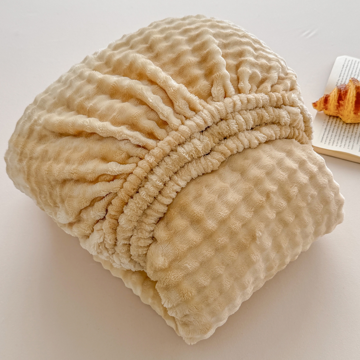 91家纺网 家纺一手货源 找家纺 十一家居 2025年新款A类高克重仿兔毛泡泡绒单床笠单品床笠床笠单件 浅咖驼