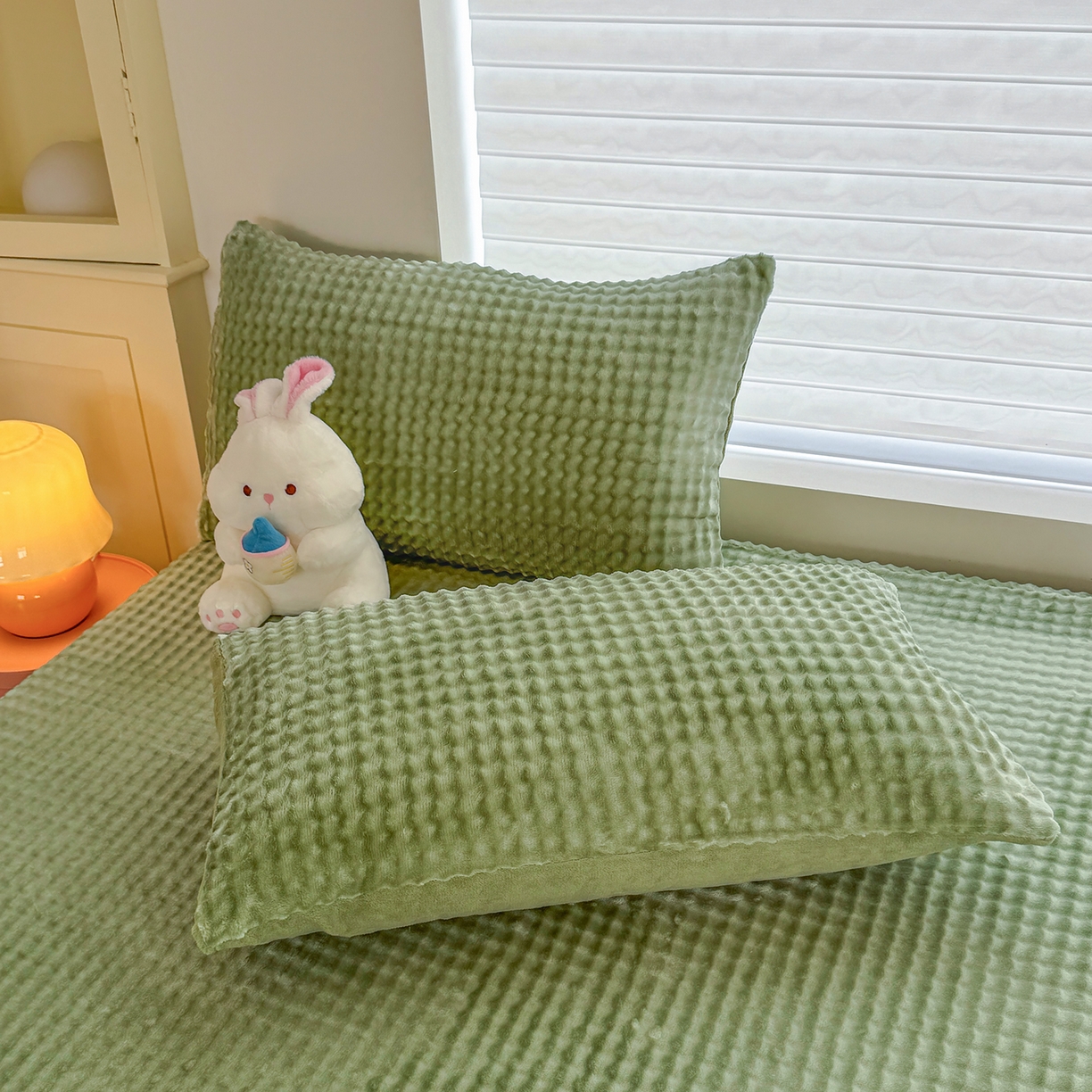 91家纺网 家纺一手货源 找家纺 十一家居 2025年新款A类高克重仿兔毛泡泡绒单床笠单品床笠床笠单件 青草绿