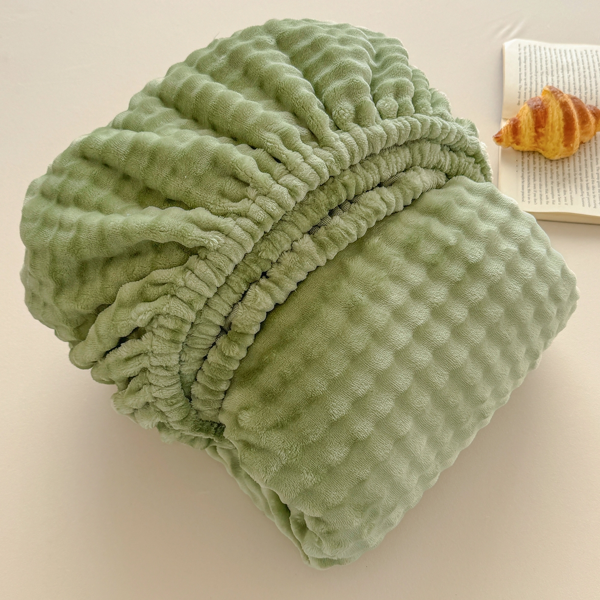 91家纺网 家纺一手货源 找家纺 十一家居 2025年新款A类高克重仿兔毛泡泡绒单床笠单品床笠床笠单件 青草绿