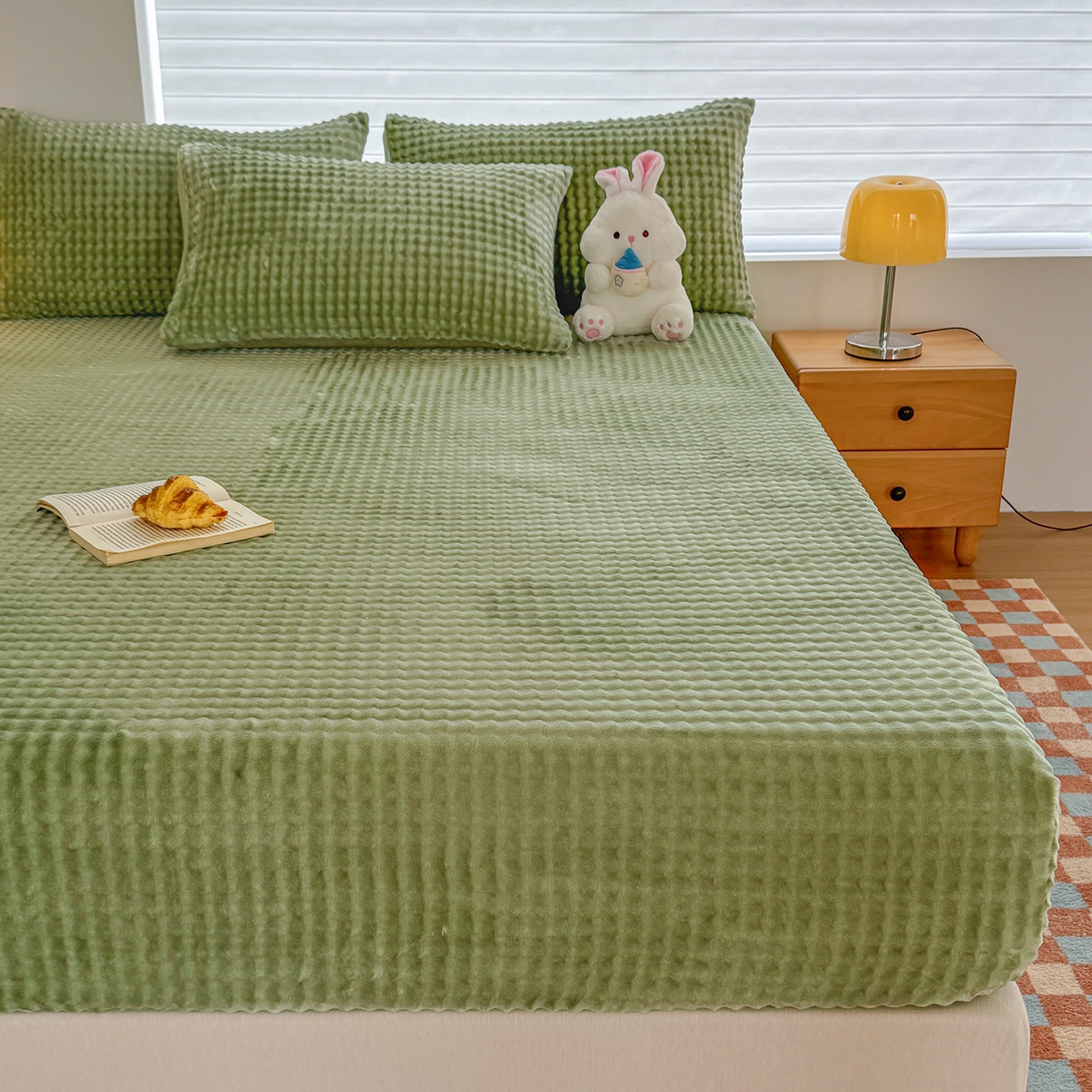 91家纺网 家纺一手货源 找家纺 十一家居 2025年新款A类高克重仿兔毛泡泡绒单床笠单品床笠床笠单件 青草绿