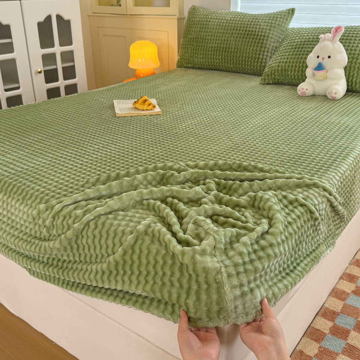 91家纺网 家纺一手货源 找家纺 十一家居 2025年新款A类高克重仿兔毛泡泡绒单床笠单品床笠床笠单件 青草绿