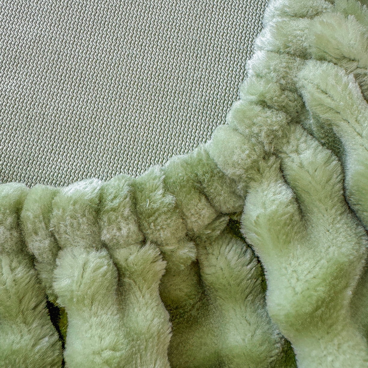 91家纺网 家纺一手货源 找家纺 十一家居 2025年新款A类高克重仿兔毛泡泡绒单床笠单品床笠床笠单件 青草绿