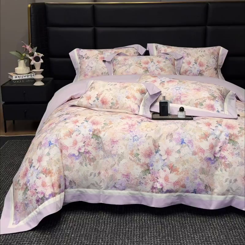 91家纺网 家纺一手货源 找家纺  2025秋冬季A类加厚全棉磨毛四件套纯棉保暖美式轻奢长绒棉数码印花高端床上用品 花弄影-紫