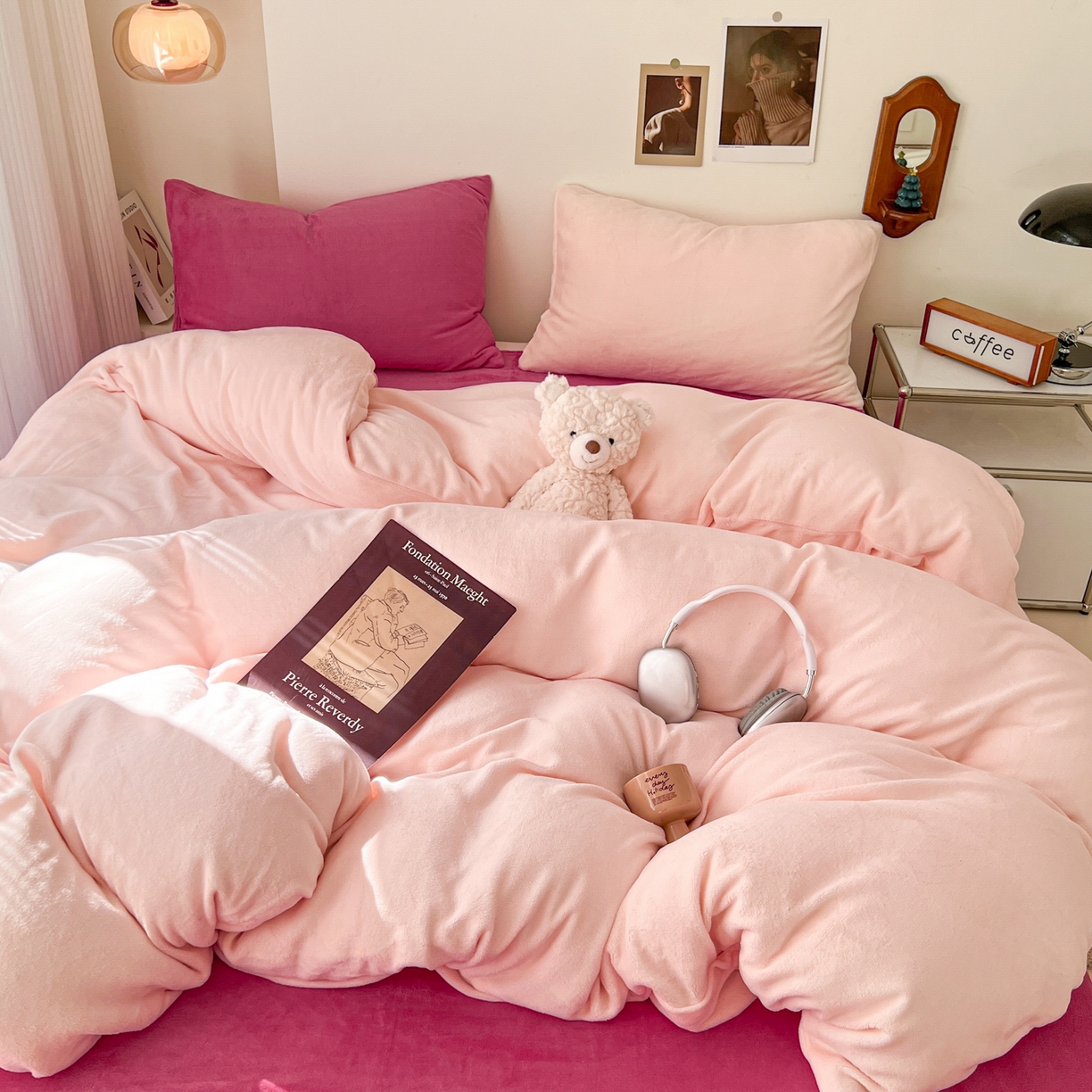 91家纺网 家纺一手货源 找家纺 （总）童颜 2025新款高克重拼色保暖牛奶绒四件套-场景二