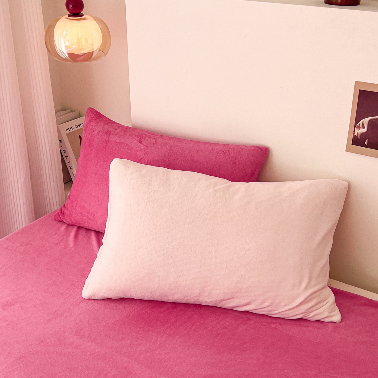 91家纺网 家纺一手货源 找家纺 （总）童颜 2025新款高克重拼色保暖牛奶绒四件套-场景二