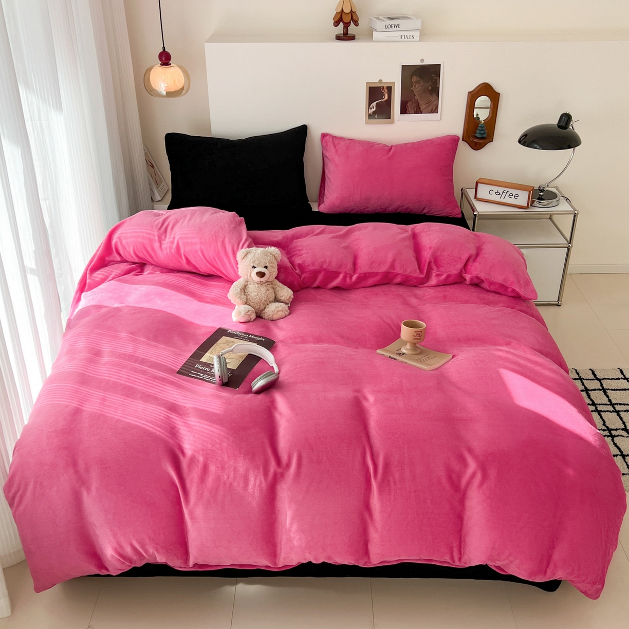 91家纺网 家纺一手货源 找家纺 （总）童颜 2025新款高克重拼色保暖牛奶绒四件套-场景二