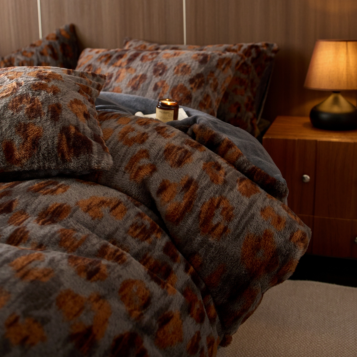 91家纺网 家纺一手货源 找家纺 （总）眠博士 2025新款加厚兔兔绒印花牛奶绒床盖四件套