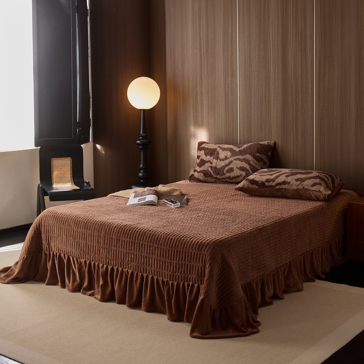 91家纺网 家纺一手货源 找家纺 眠博士 2025新款加厚兔兔绒印花牛奶绒床盖四件套 床盖款-斑马冬日咖