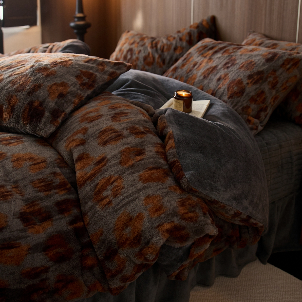 91家纺网 家纺一手货源 找家纺 （总）眠博士 2025新款加厚兔兔绒印花牛奶绒床盖四件套