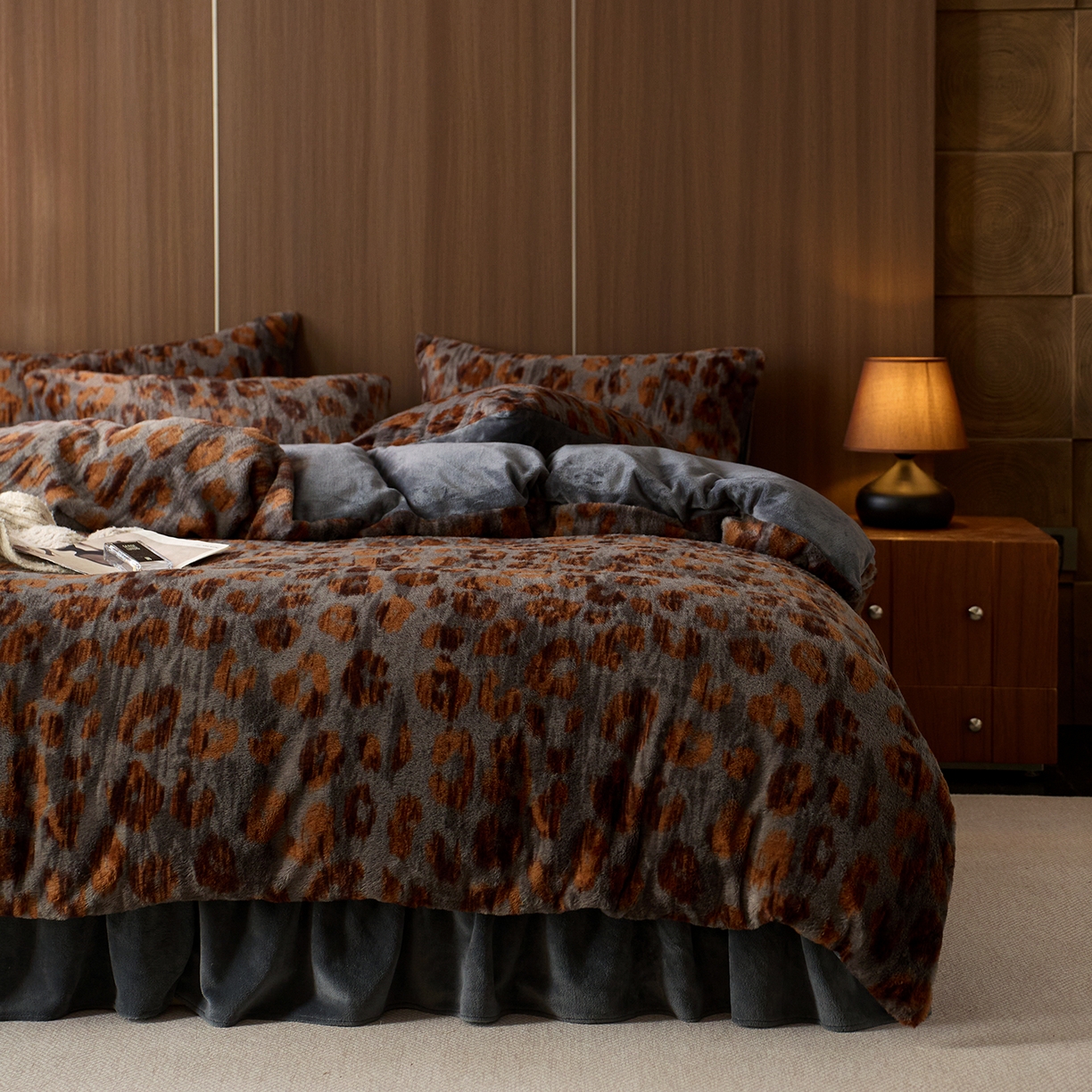 91家纺网 家纺一手货源 找家纺 （总）眠博士 2025新款加厚兔兔绒印花牛奶绒床盖四件套