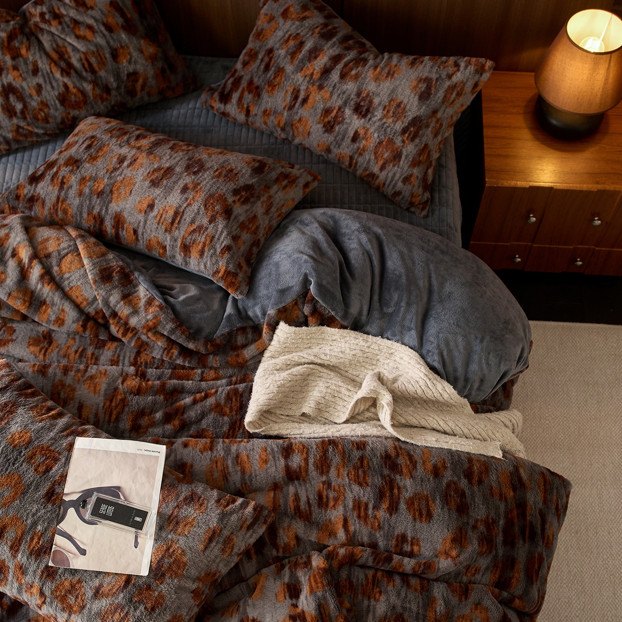 91家纺网 家纺一手货源 找家纺 （总）眠博士 2025新款加厚兔兔绒印花牛奶绒床盖四件套