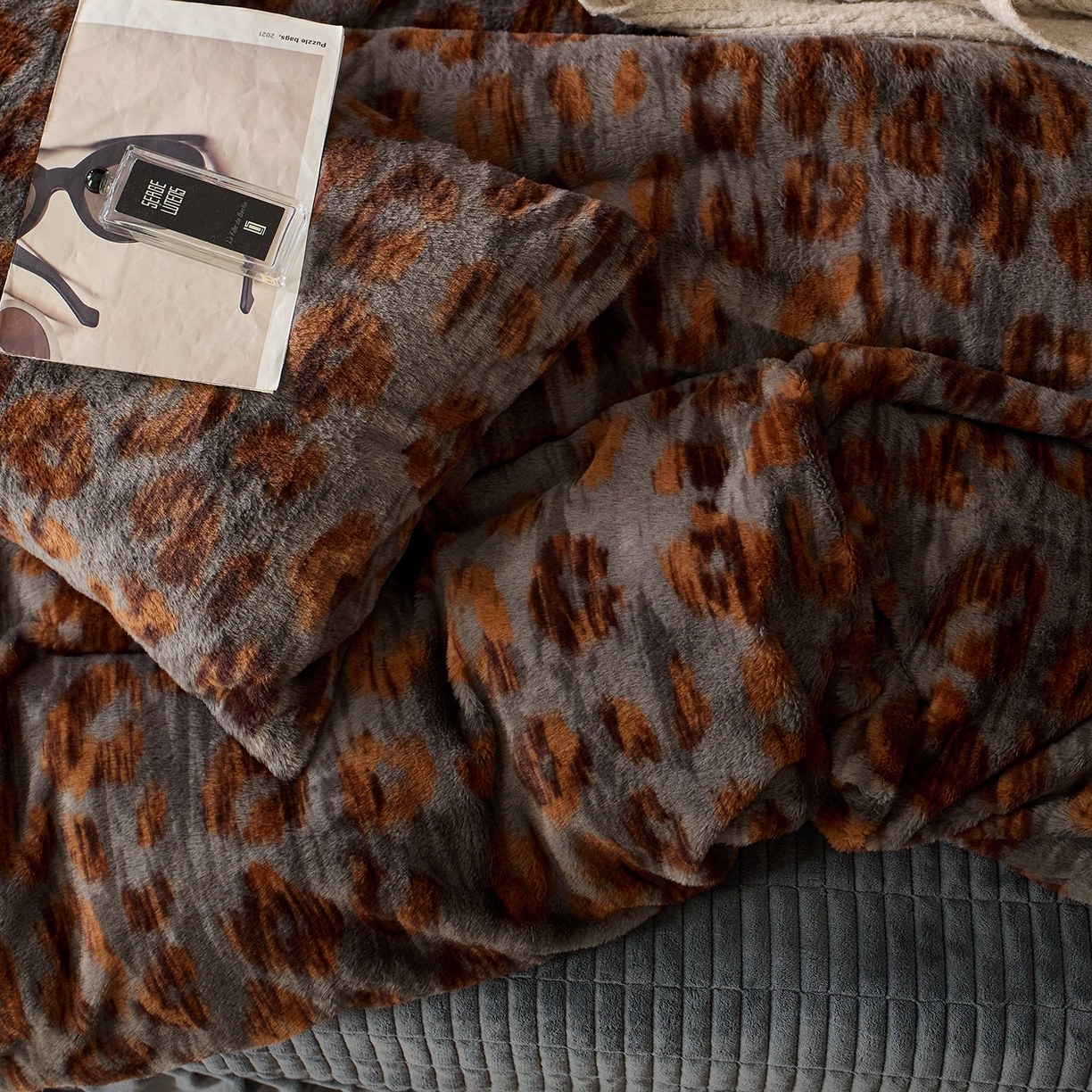 91家纺网 家纺一手货源 找家纺 （总）眠博士 2025新款加厚兔兔绒印花牛奶绒床盖四件套