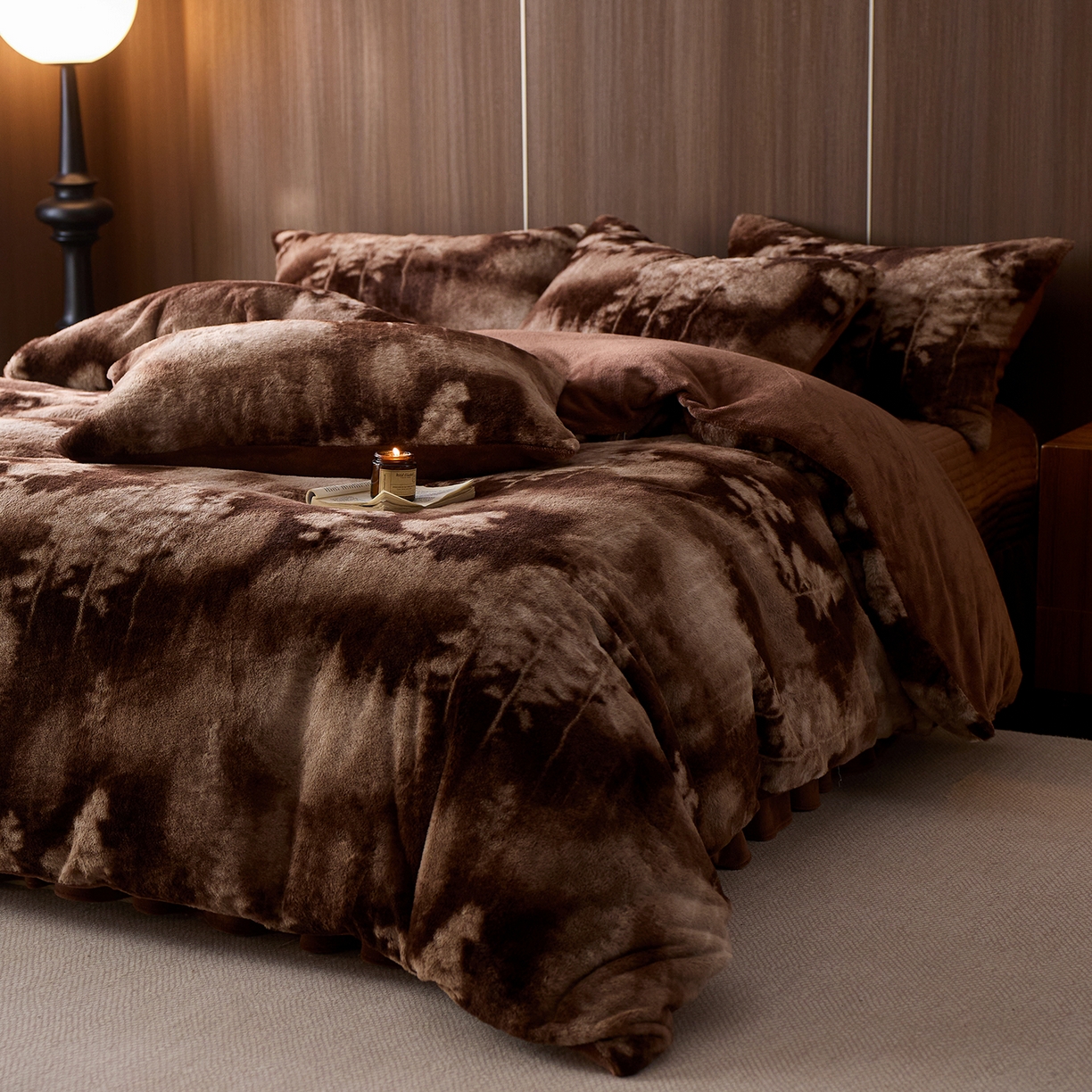 91家纺网 家纺一手货源 找家纺 眠博士 2025新款加厚兔兔绒印花牛奶绒床盖四件套 床盖款-树纹冬日咖