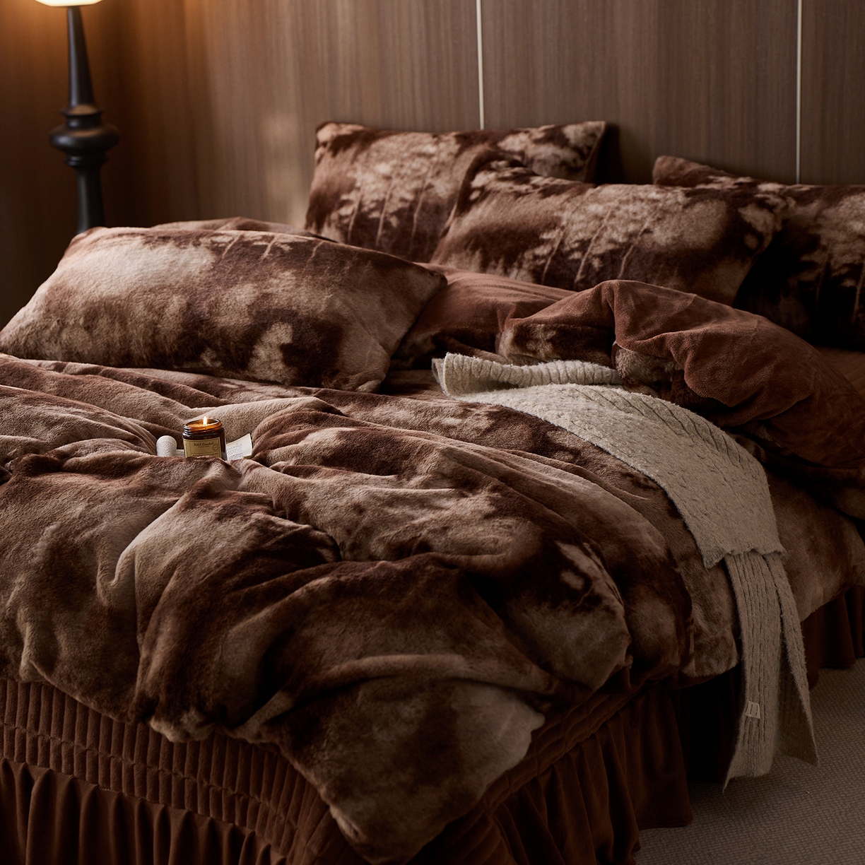 91家纺网 家纺一手货源 找家纺 眠博士 2025新款加厚兔兔绒印花牛奶绒床盖四件套 床盖款-树纹冬日咖