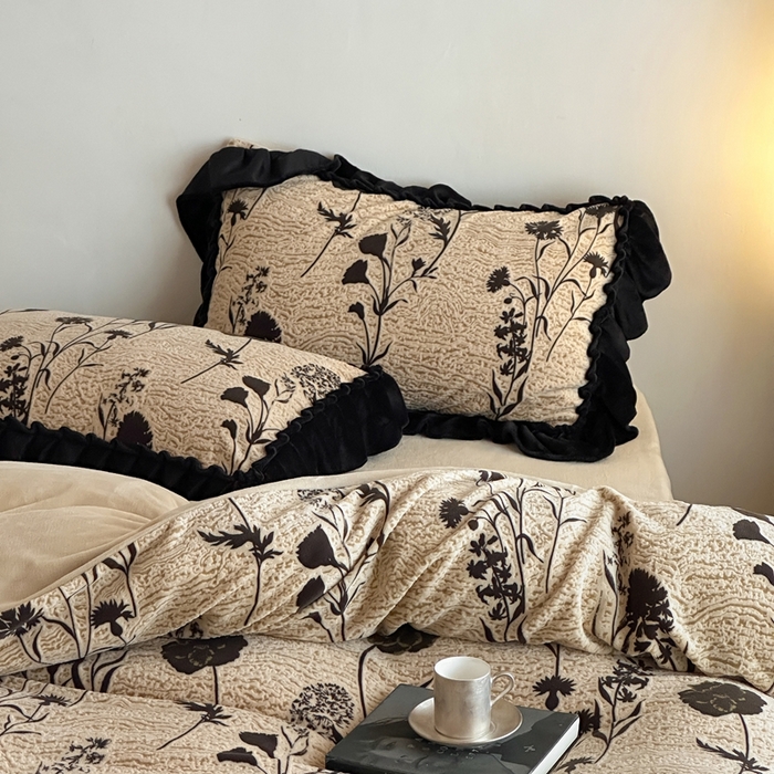 91家纺网 家纺一手货源 找家纺 （总）云上 2025新款亲肤舒适法式雕花牛奶绒四件套系列