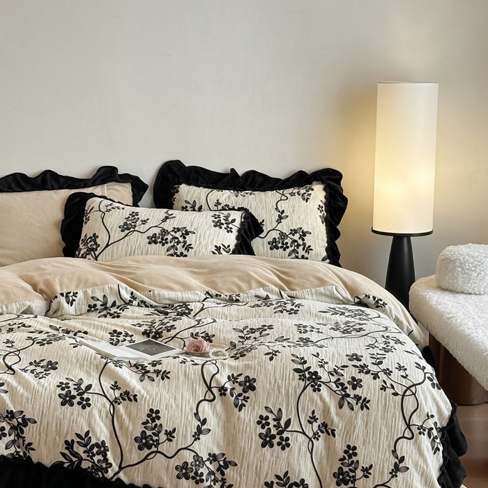 91家纺网 家纺一手货源 找家纺 云上 2025新款亲肤舒适法式雕花牛奶绒四件套系列 南枝