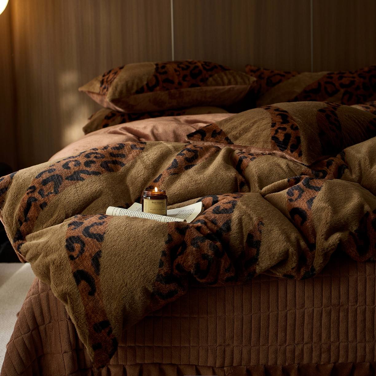 91家纺网 家纺一手货源 找家纺 眠博士 2025新款加厚兔兔绒印花牛奶绒床盖四件套 床盖款-豹纹冬日咖