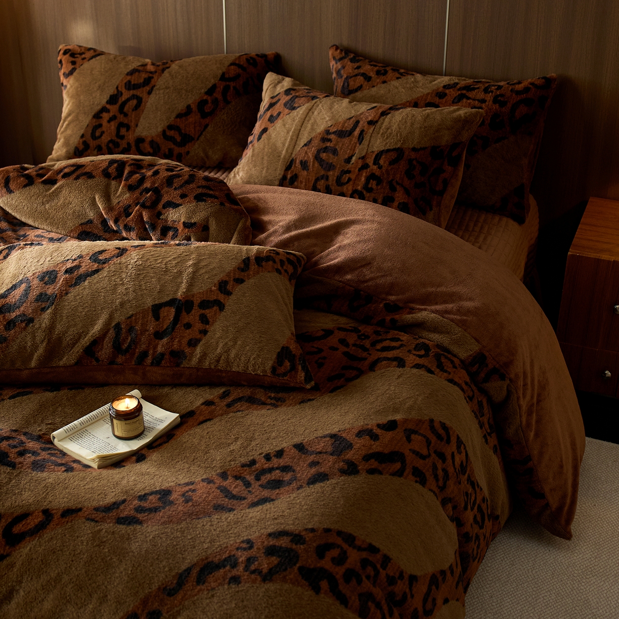 91家纺网 家纺一手货源 找家纺 眠博士 2025新款加厚兔兔绒印花牛奶绒床盖四件套 床盖款-豹纹冬日咖