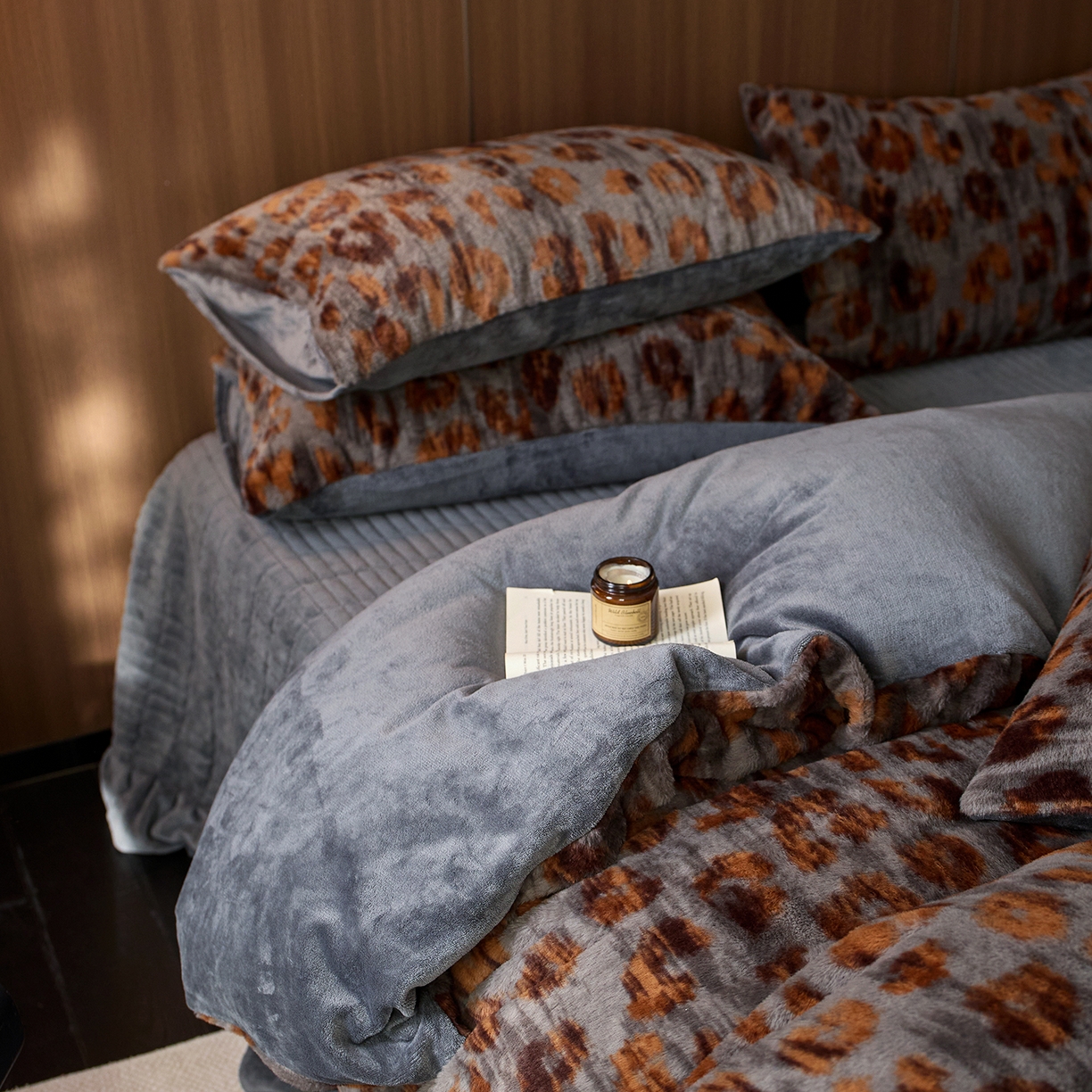 91家纺网 家纺一手货源 找家纺 （总）眠博士 2025新款加厚兔兔绒印花牛奶绒床盖四件套