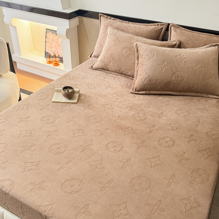 91家纺网 家纺一手货源 找家纺 三悦四季 2025新款200克加厚牛奶绒剪花床笠跨境直播爆款 奶咖