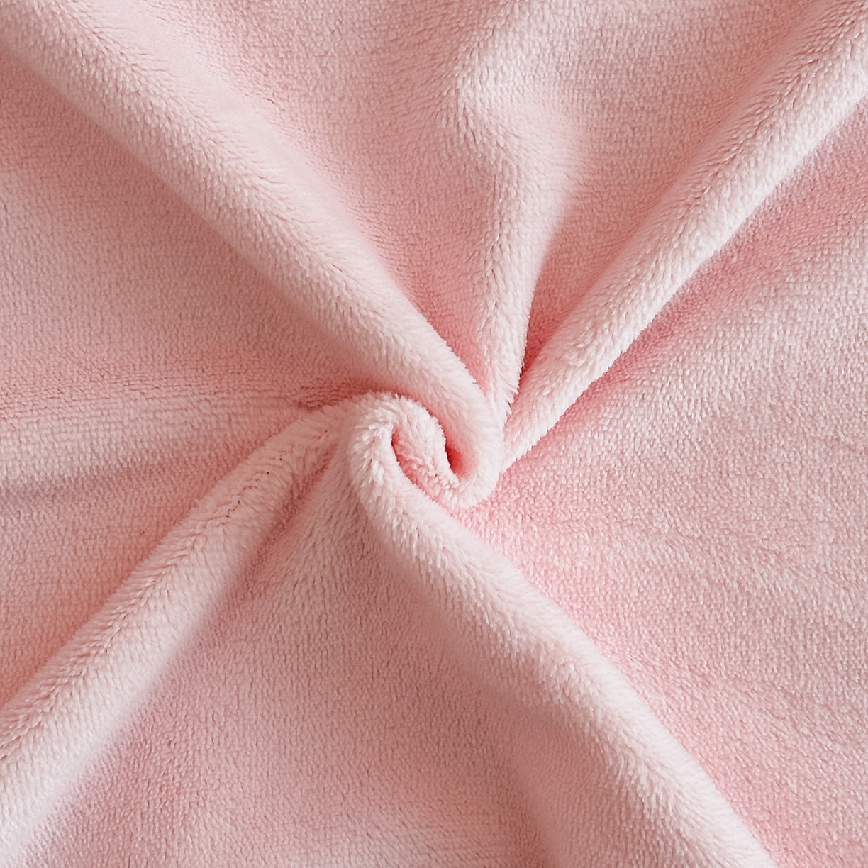 91家纺网 家纺一手货源 找家纺 置顶家纺 2025新款魔法兔兔牛奶绒拼接刺绣系列四件套 魔法兔兔-粉