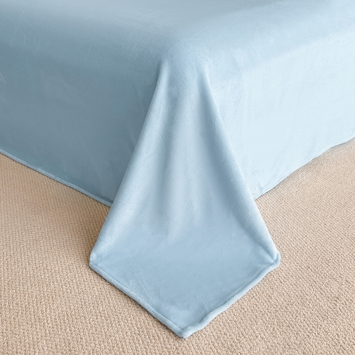 91家纺网 家纺一手货源 找家纺 置顶家纺 2025新款魔法兔兔牛奶绒拼接刺绣系列四件套 魔法兔兔-天蓝