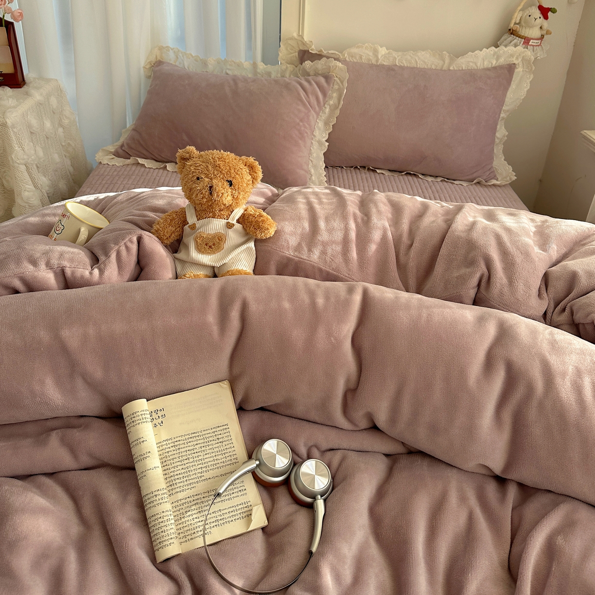 91家纺网 家纺一手货源 找家纺 欧尚 2025新款牛奶绒花边床盖四件套 魅力紫