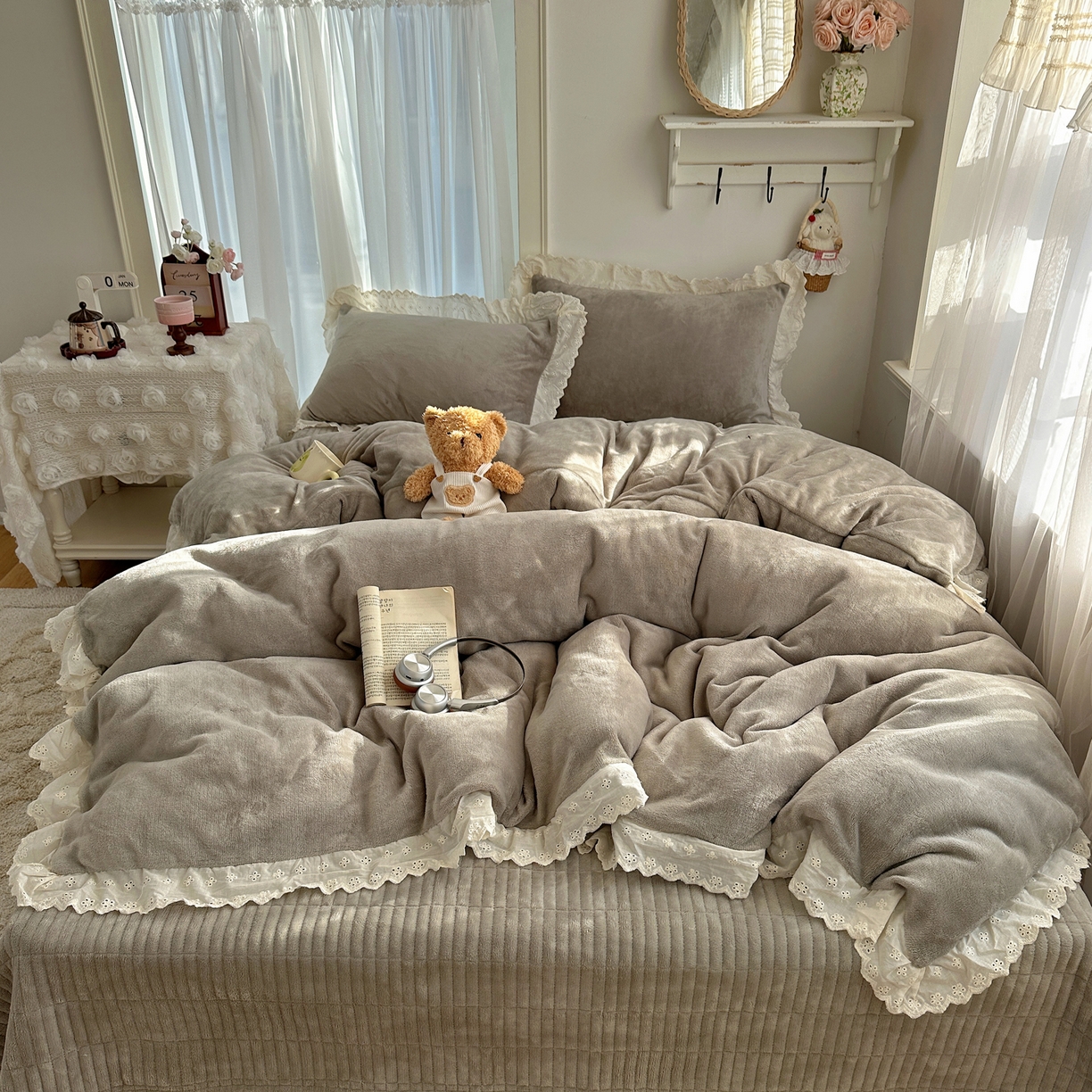 91家纺网 家纺一手货源 找家纺 （总）欧尚 2025新款牛奶绒花边床盖四件套