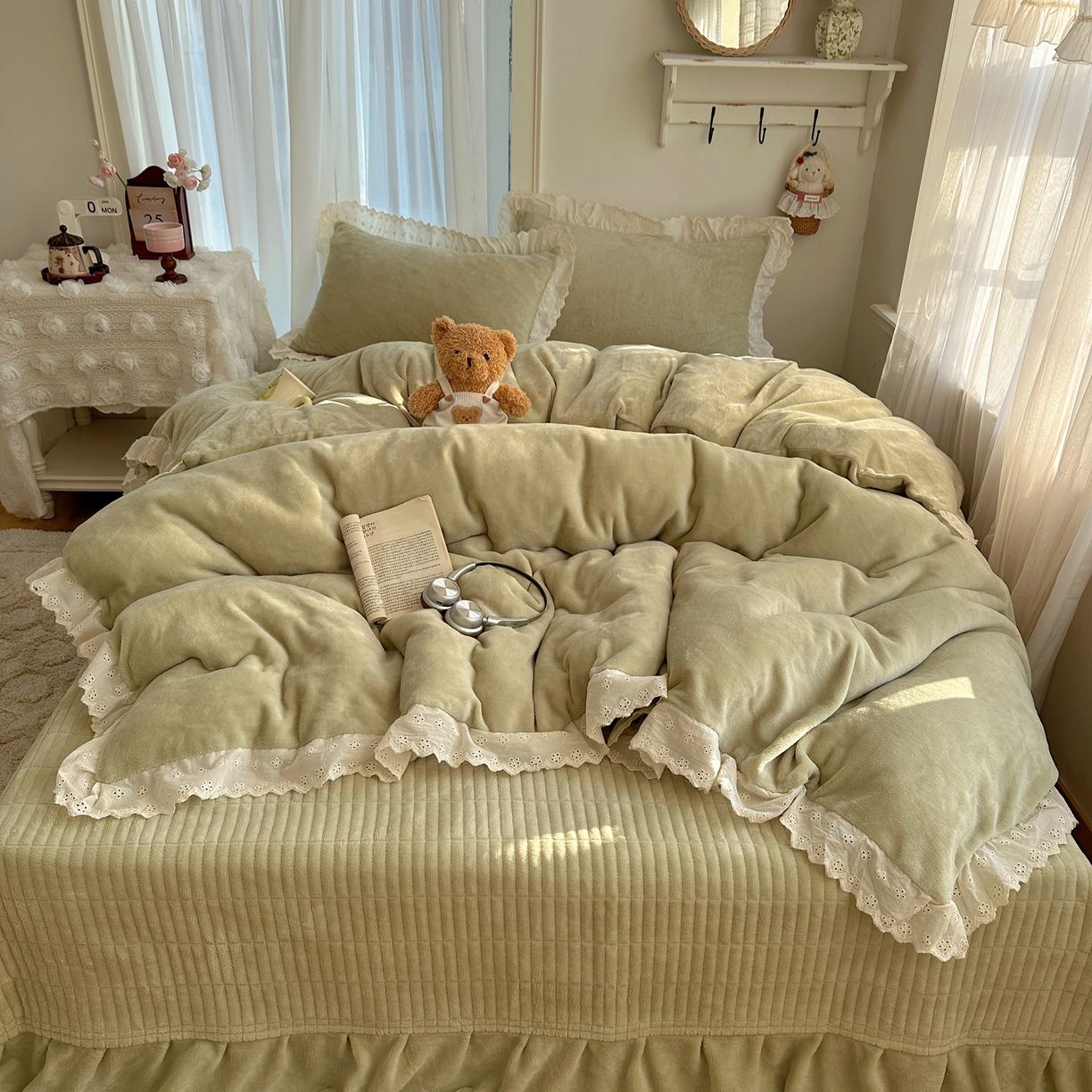 91家纺网 家纺一手货源 找家纺 （总）欧尚 2025新款牛奶绒花边床盖四件套