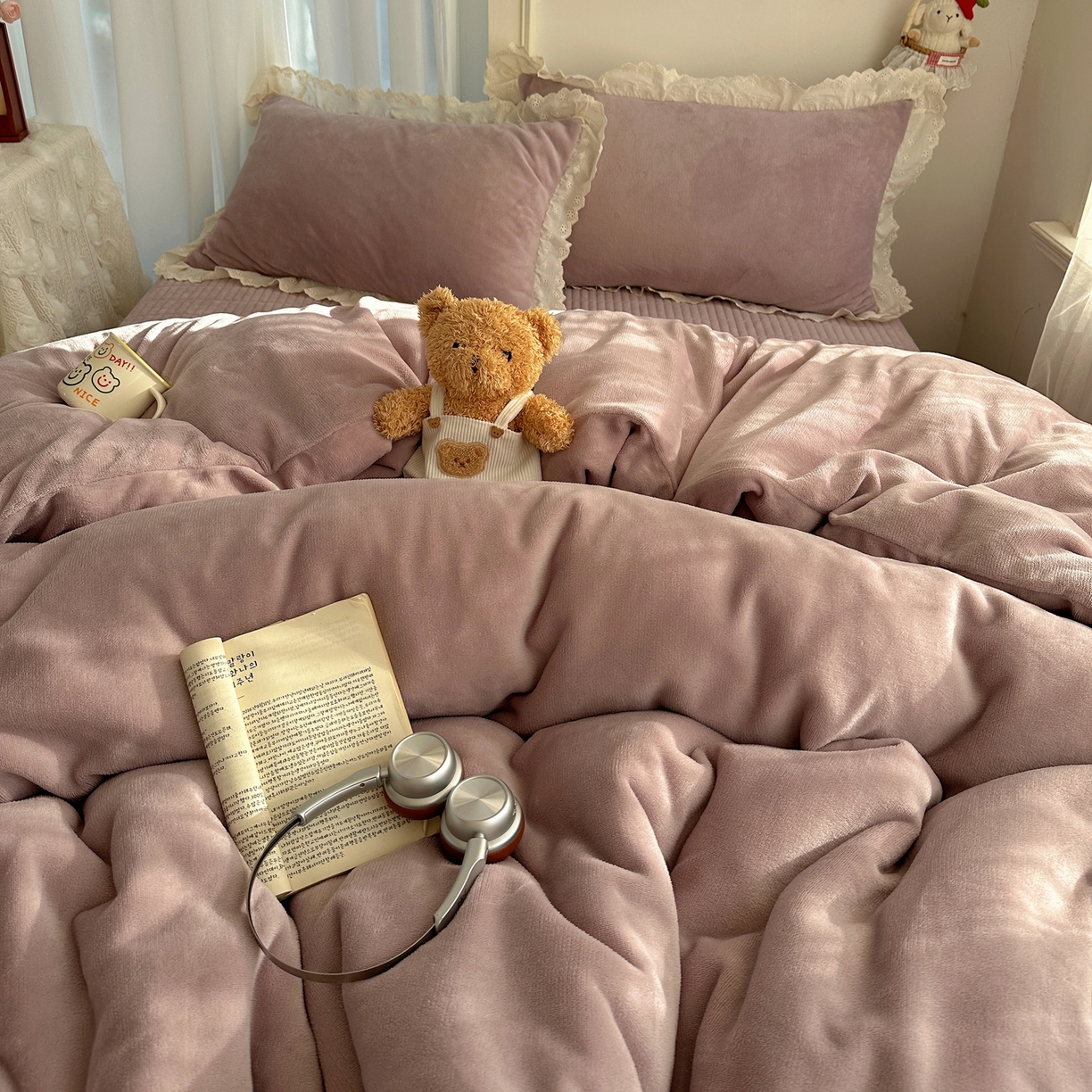 91家纺网 家纺一手货源 找家纺 （总）欧尚 2025新款牛奶绒花边床盖四件套