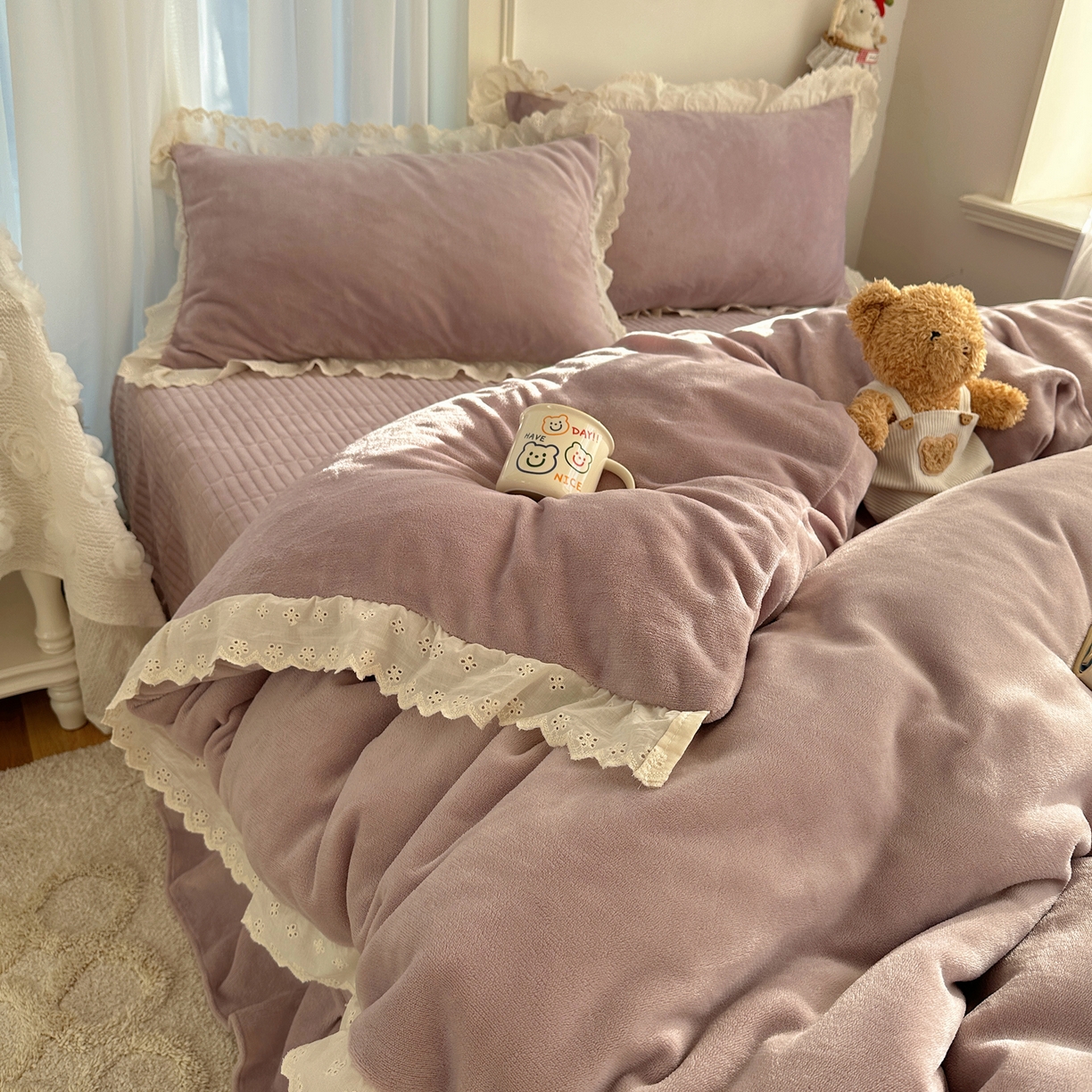 91家纺网 家纺一手货源 找家纺 （总）欧尚 2025新款牛奶绒花边床盖四件套