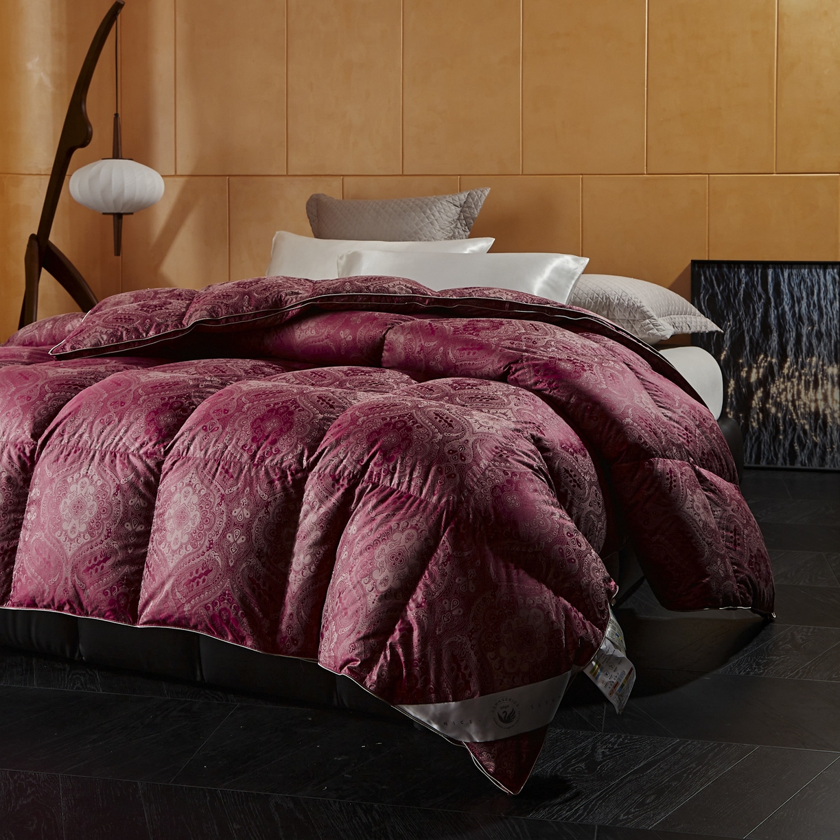 91家纺网 家纺一手货源 找家纺 暖羽屋羽绒馆 2025新款95白鹅绒被芯 婚庆鹅绒被子 结婚喜被 双人2米大红冬被 倾恋