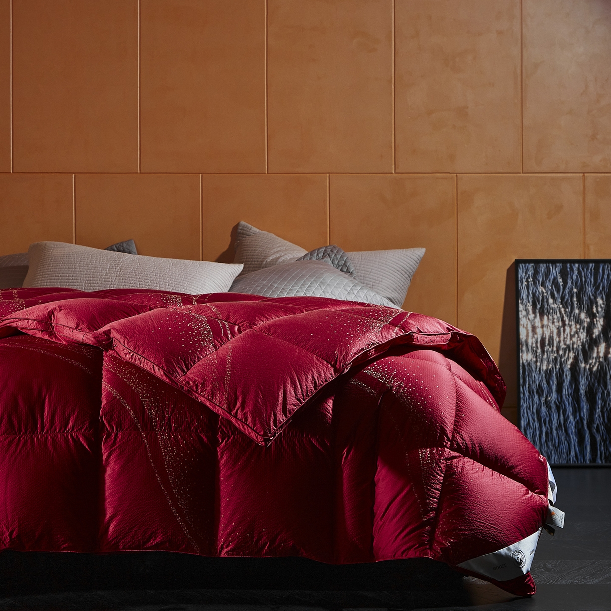 91家纺网 家纺一手货源 找家纺 暖羽屋羽绒馆 2025新款95白鹅绒被芯 婚庆鹅绒被子 结婚喜被 双人2米大红冬被 莫罗尔 红