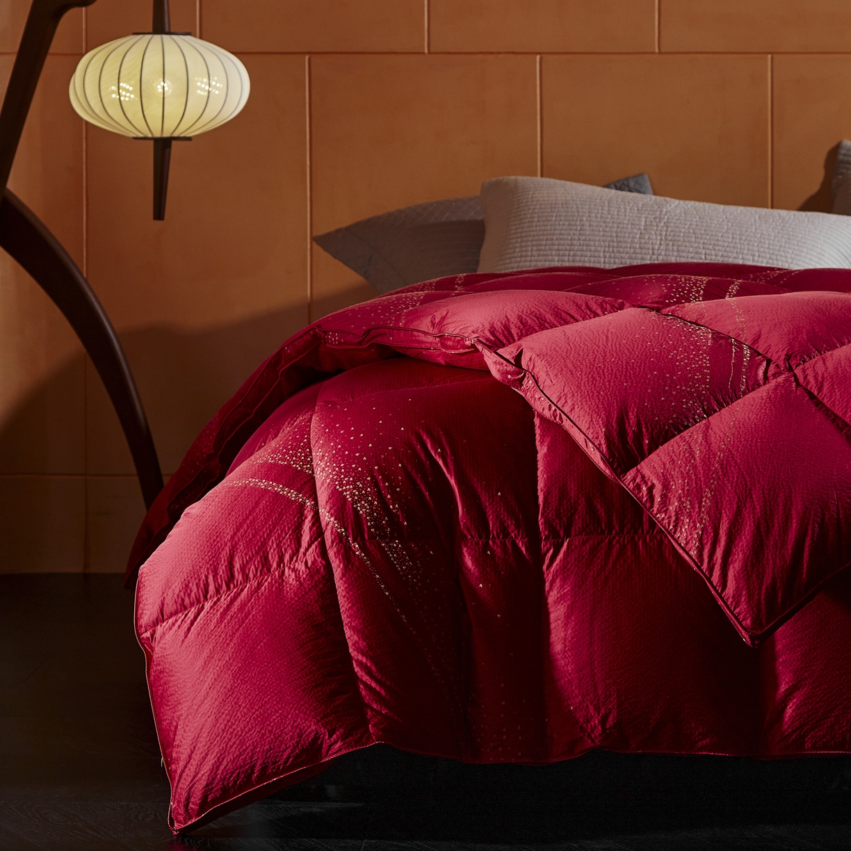 91家纺网 家纺一手货源 找家纺 暖羽屋羽绒馆 2025新款95白鹅绒被芯 婚庆鹅绒被子 结婚喜被 双人2米大红冬被 莫罗尔 红