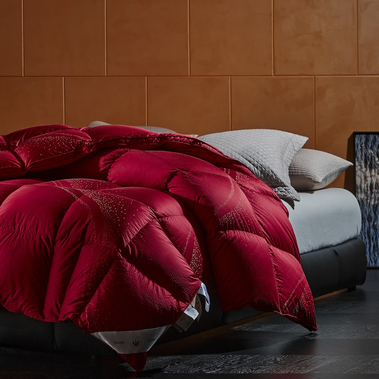 91家纺网 家纺一手货源 找家纺 暖羽屋羽绒馆 2025新款95白鹅绒被芯 婚庆鹅绒被子 结婚喜被 双人2米大红冬被 莫罗尔 红