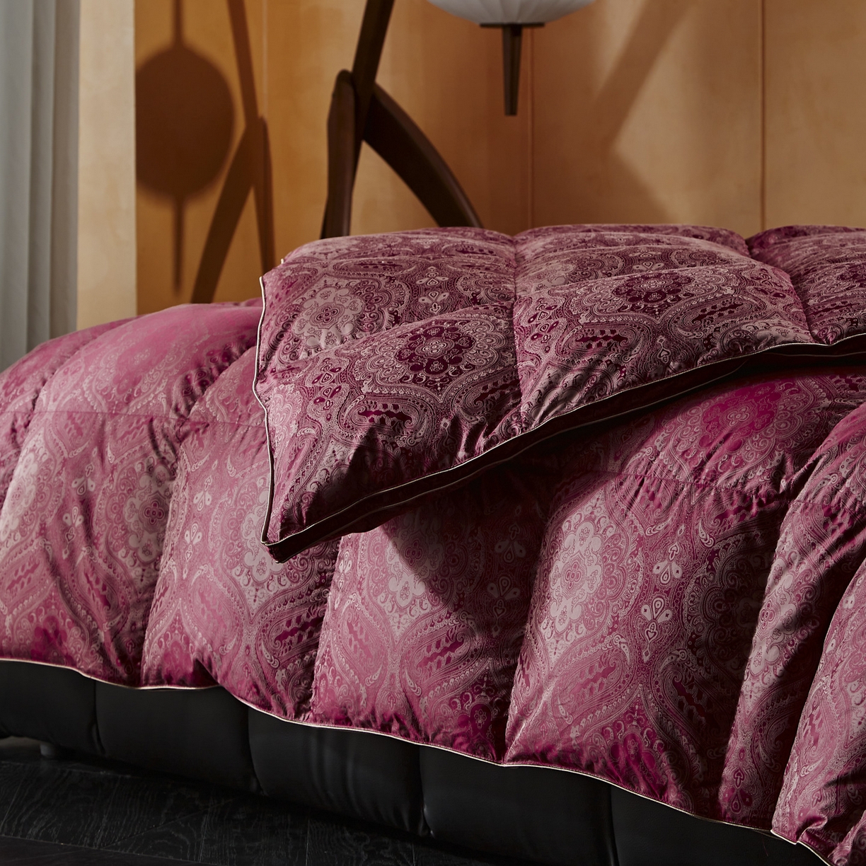 91家纺网 家纺一手货源 找家纺 暖羽屋羽绒馆 2025新款95白鹅绒被芯 婚庆鹅绒被子 结婚喜被 双人2米大红冬被 倾恋