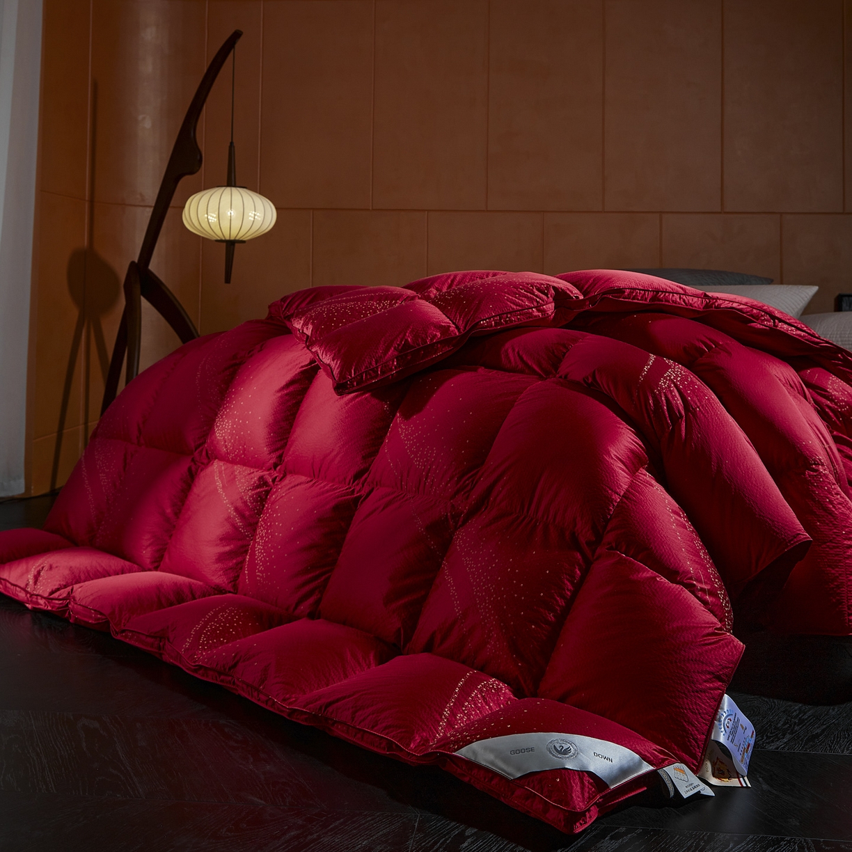 91家纺网 家纺一手货源 找家纺 暖羽屋羽绒馆 2025新款95白鹅绒被芯 婚庆鹅绒被子 结婚喜被 双人2米大红冬被 莫罗尔 红