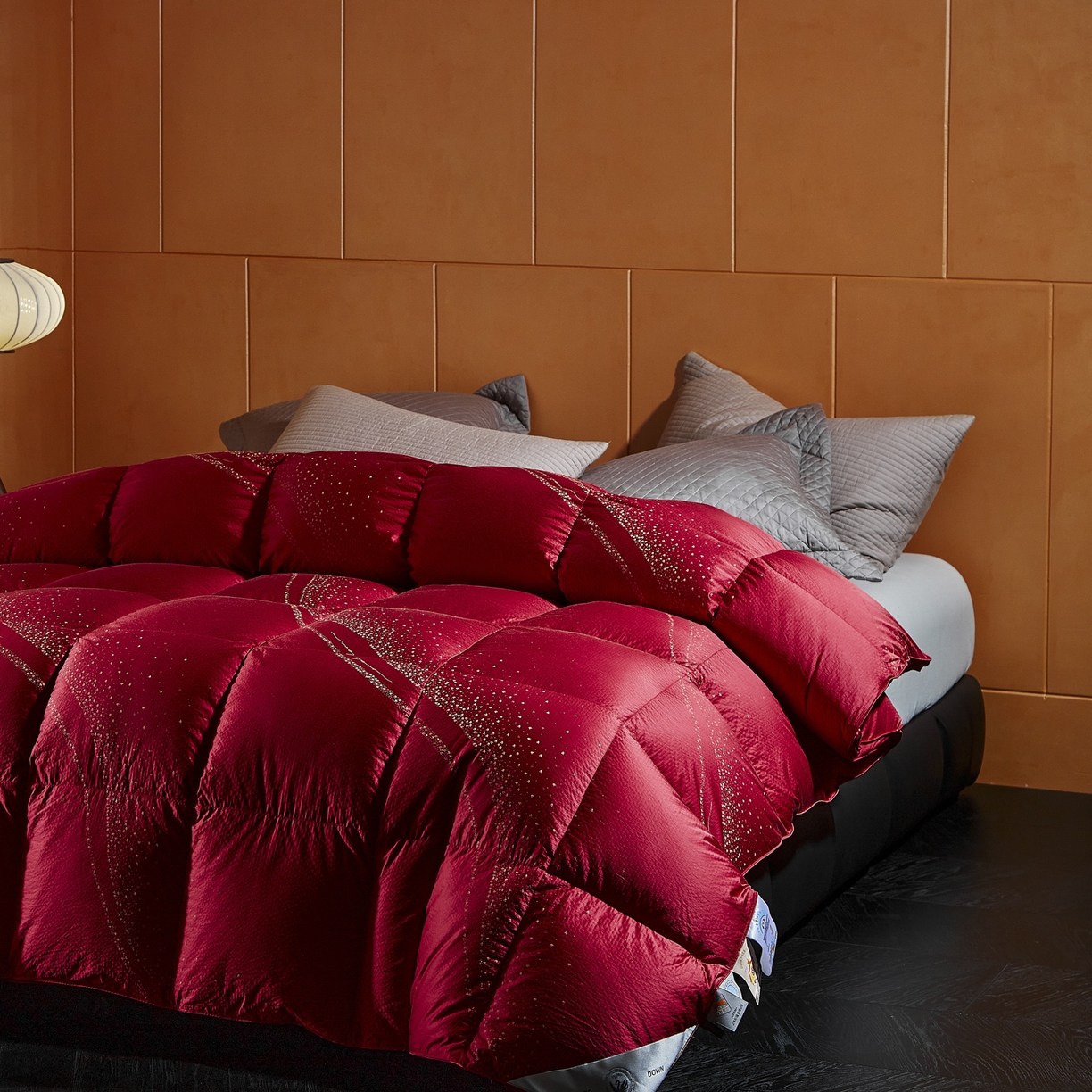 91家纺网 家纺一手货源 找家纺 暖羽屋羽绒馆 2025新款95白鹅绒被芯 婚庆鹅绒被子 结婚喜被 双人2米大红冬被 莫罗尔 红