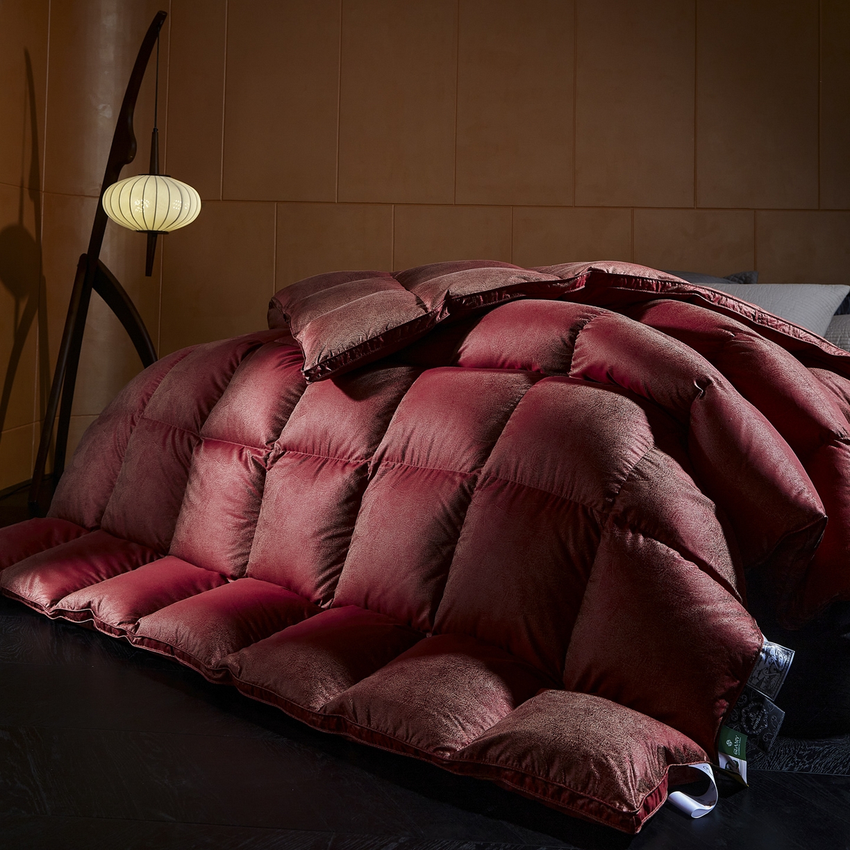 91家纺网 家纺一手货源 找家纺 暖羽屋羽绒馆 2025新款95白鹅绒被芯 婚庆鹅绒被子 结婚喜被 双人2米大红冬被 繁星 红