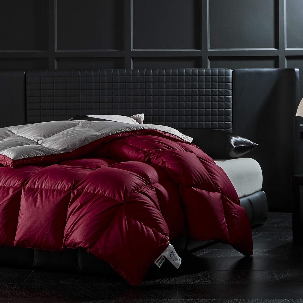 91家纺网 家纺一手货源 找家纺 暖羽屋羽绒馆 2025新款95白鹅绒被芯 婚庆鹅绒被子 结婚喜被 双人2米大红冬被 怦然心动 红