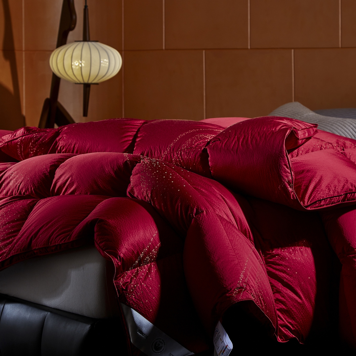 91家纺网 家纺一手货源 找家纺 暖羽屋羽绒馆 2025新款95白鹅绒被芯 婚庆鹅绒被子 结婚喜被 双人2米大红冬被 莫罗尔 红