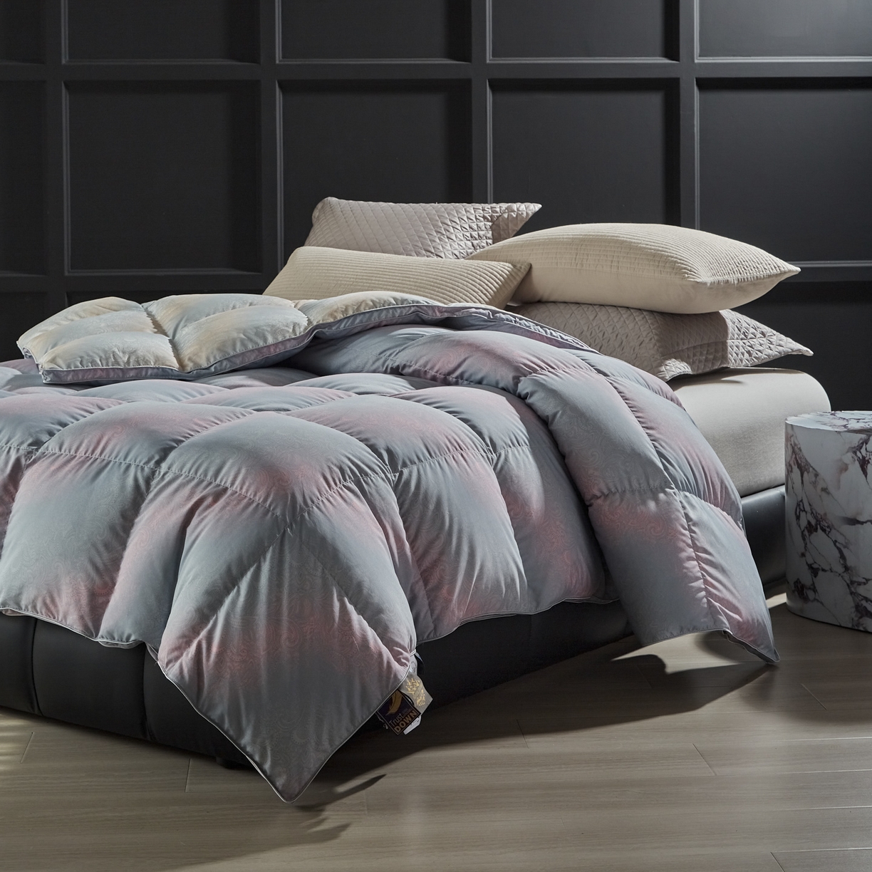 91家纺网 家纺一手货源 找家纺 暖羽屋羽绒馆 2025新款磨毛糯棉鹅绒丝被芯 白鹅绒被子 羽毛被子 双人羽绒被冬被婚庆春秋被 云梦