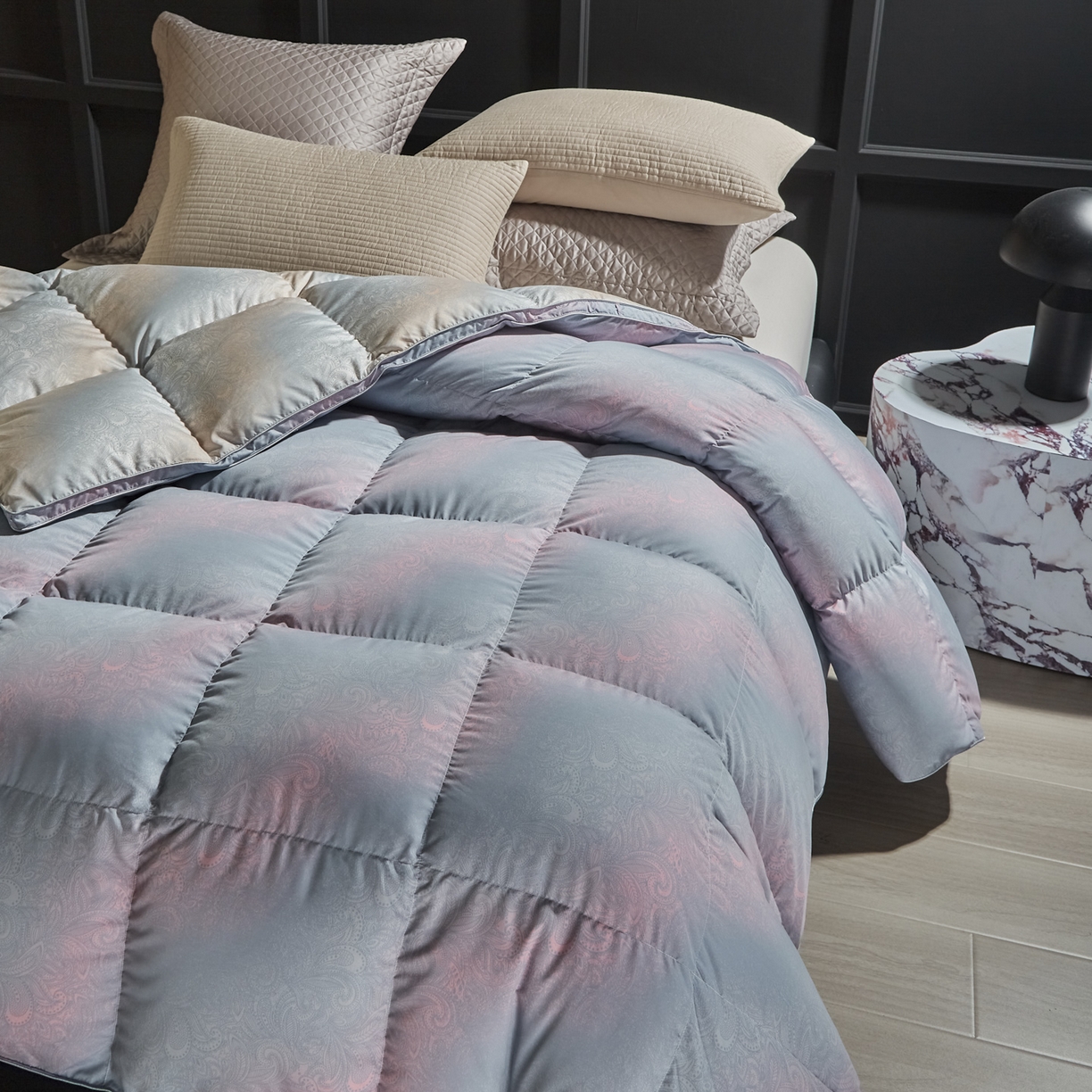 91家纺网 家纺一手货源 找家纺 暖羽屋羽绒馆 2025新款磨毛糯棉鹅绒丝被芯 白鹅绒被子 羽毛被子 双人羽绒被冬被婚庆春秋被 云梦