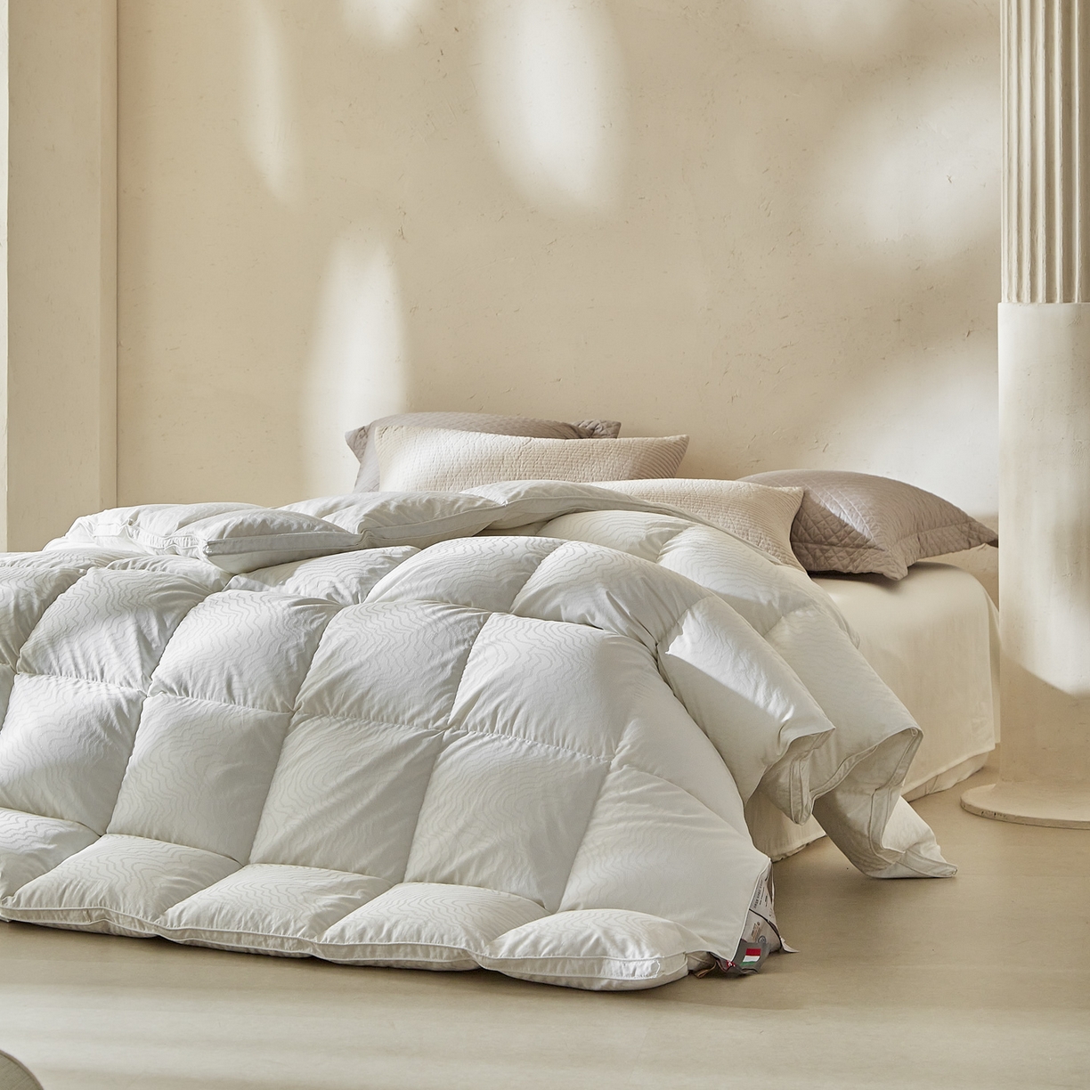 91家纺网 家纺一手货源 找家纺 （总）暖羽屋羽绒馆 2025新款威利斯 鹅绒丝被芯 95白鹅绒羽毛被子 双人加厚冬被 春秋被