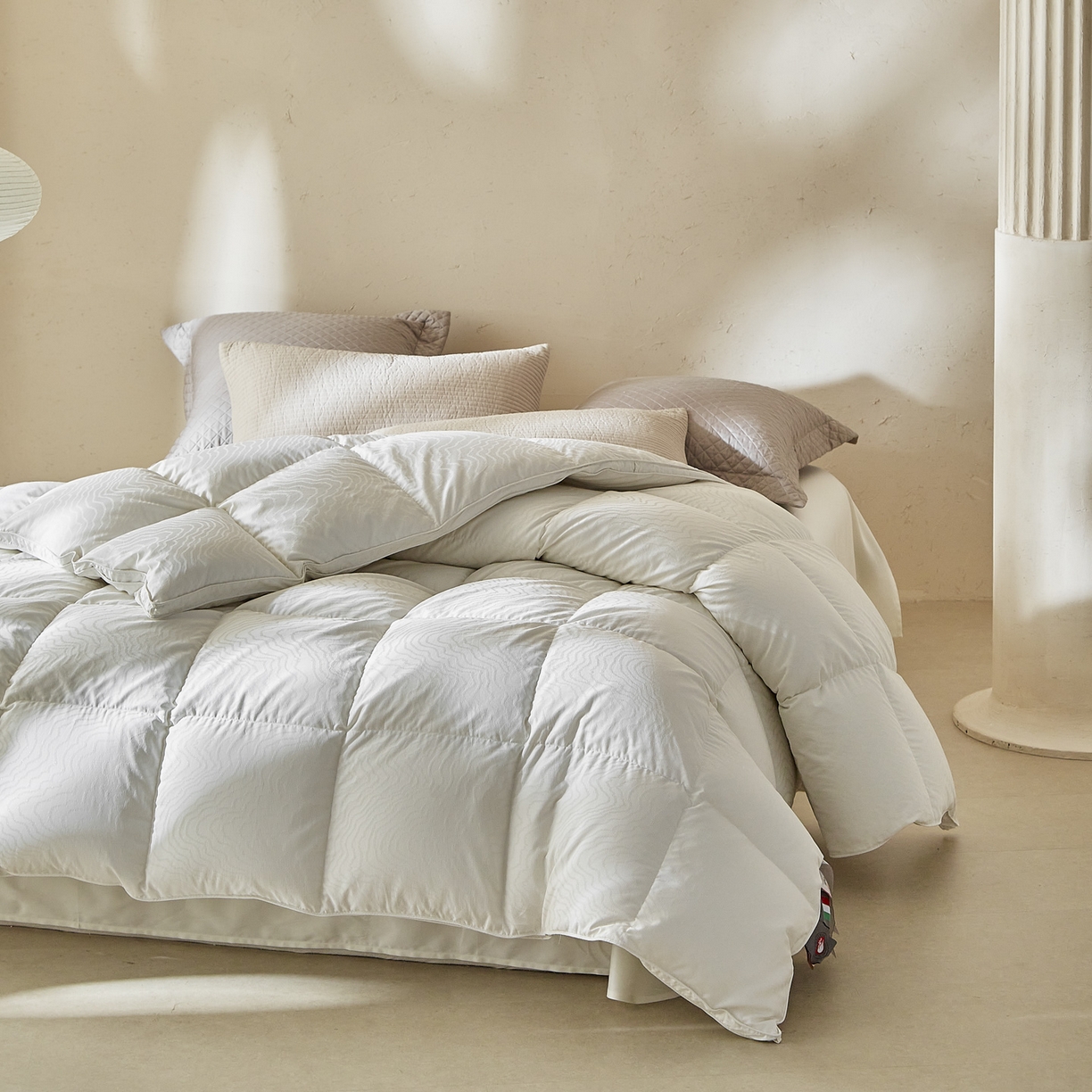 91家纺网 家纺一手货源 找家纺 （总）暖羽屋羽绒馆 2025新款威利斯 鹅绒丝被芯 95白鹅绒羽毛被子 双人加厚冬被 春秋被