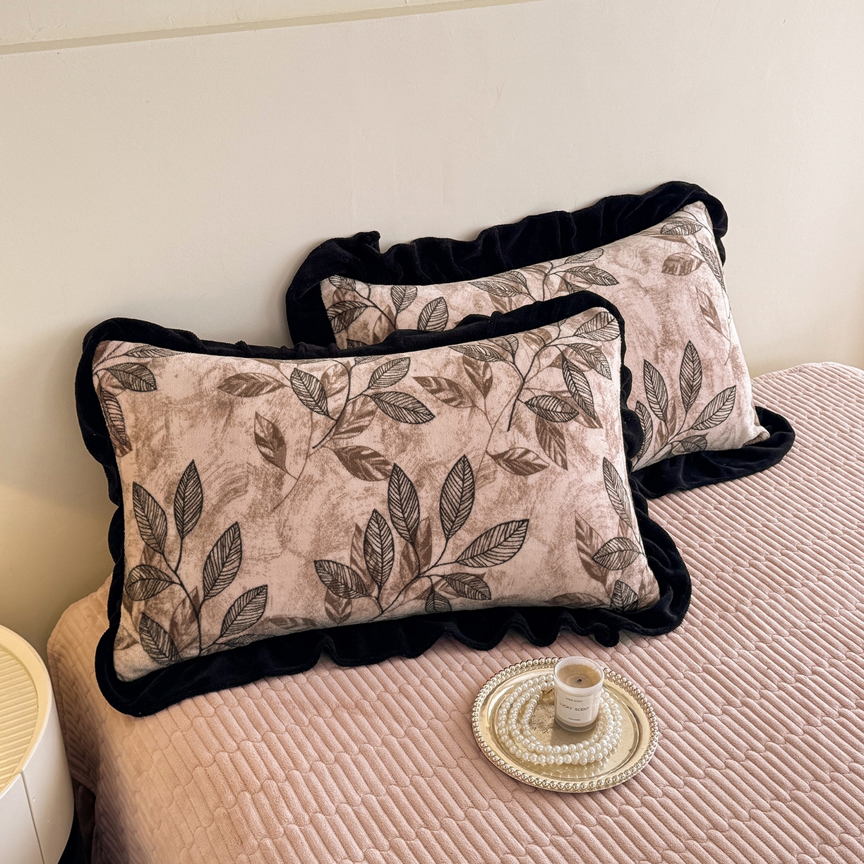 91家纺网 家纺一手货源 找家纺 慕晨 2025新款花边牛奶绒床盖四件套 叶知秋